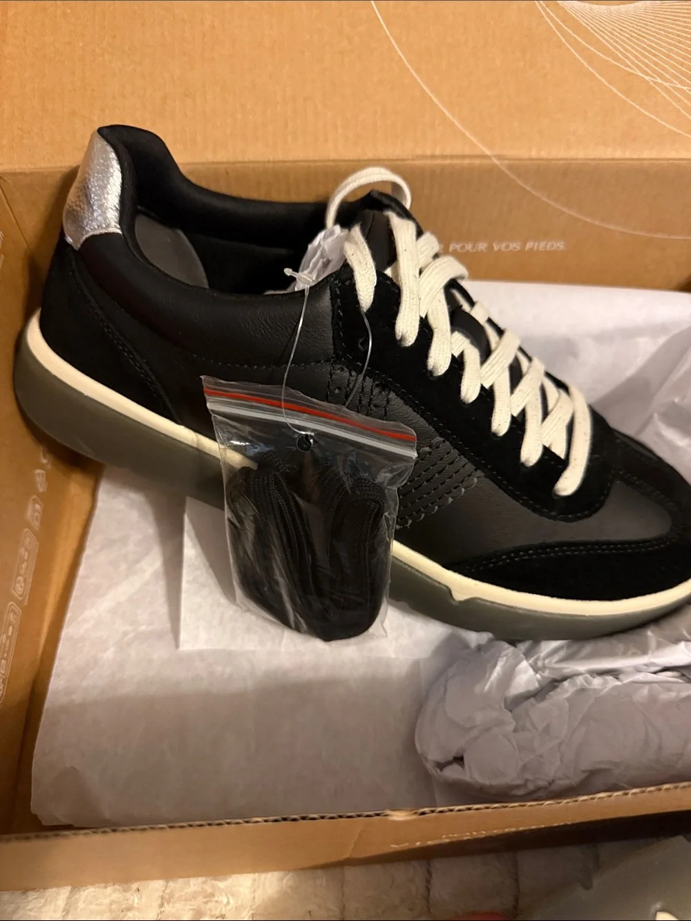 Vionic Men's Black Leather Sneaker with White Laces